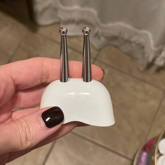 NuFace Trinity SOLD - Picture 5 of 8